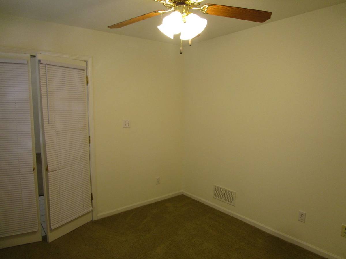 Townhouse for rent at 1725-1727 Louise Circle, Columbia, MO 65201