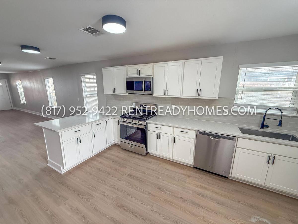 House for rent at 1824 Carver Ave, Fort Worth, TX 76102