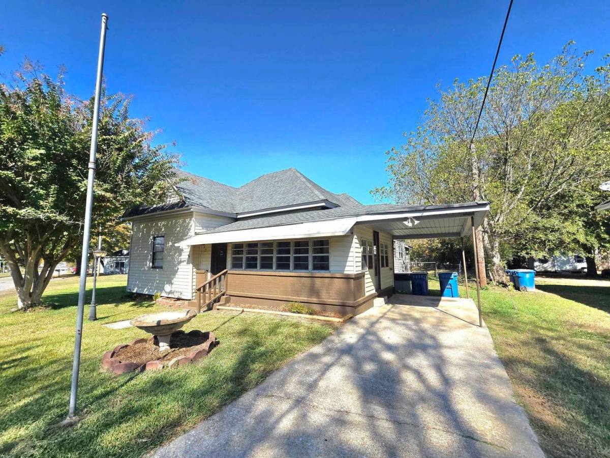 House for rent at 45 B St SW, Jacksonville, AL 36265