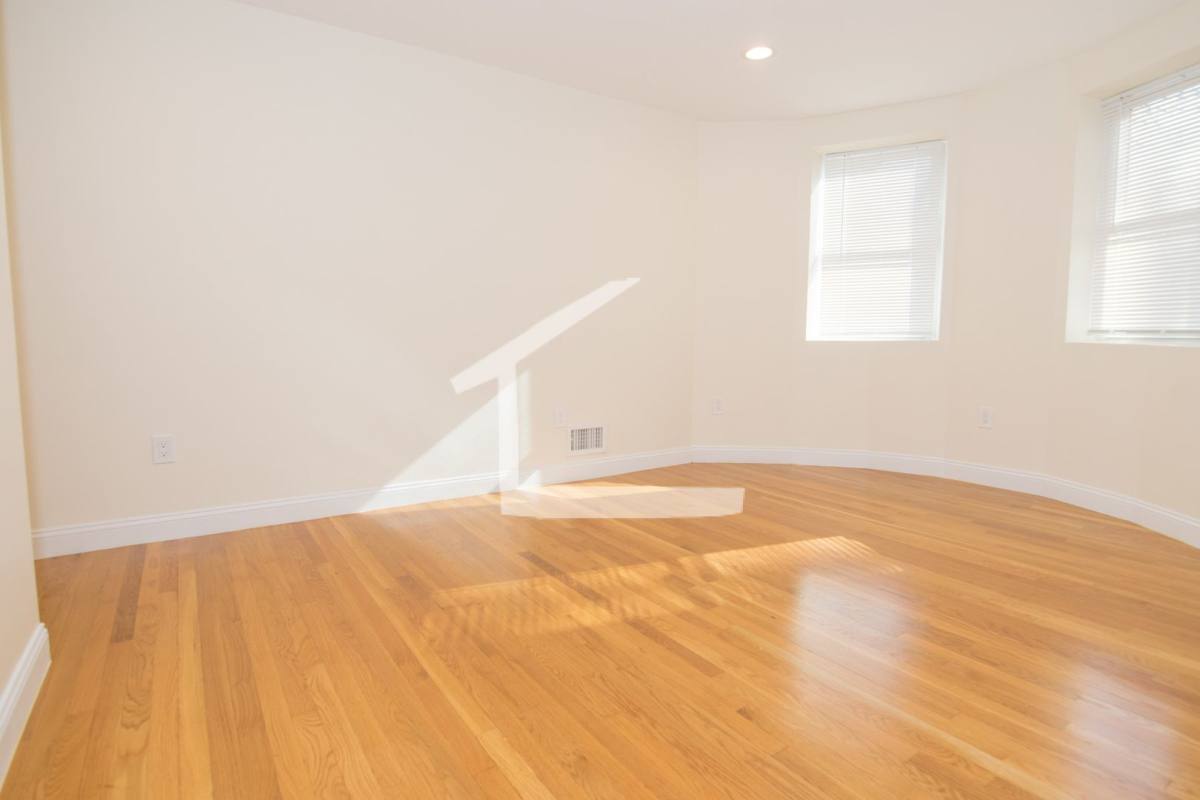 House for rent at 1797 Beacon St #2, Brookline, MA 02445