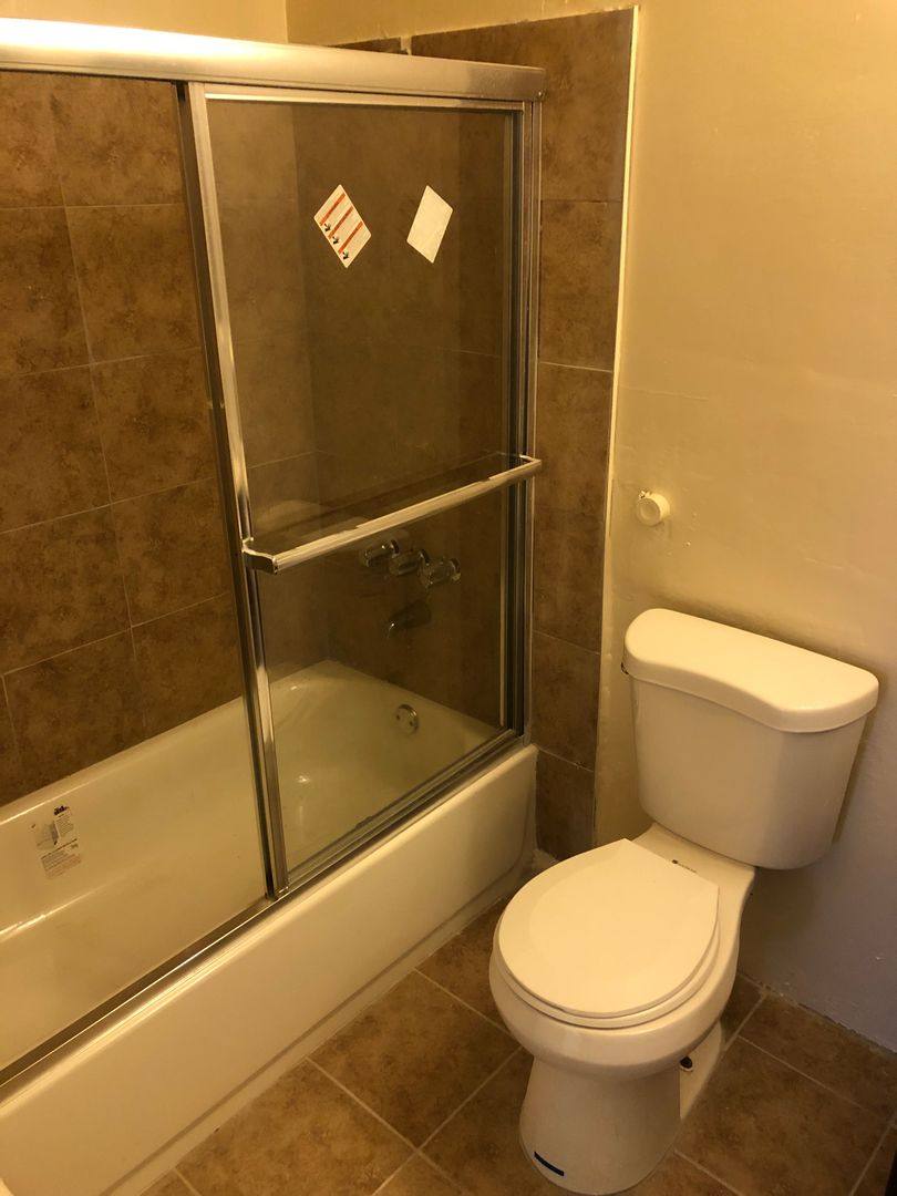 Apartment for rent at 12521 York Ave, Hawthorne, CA 90250