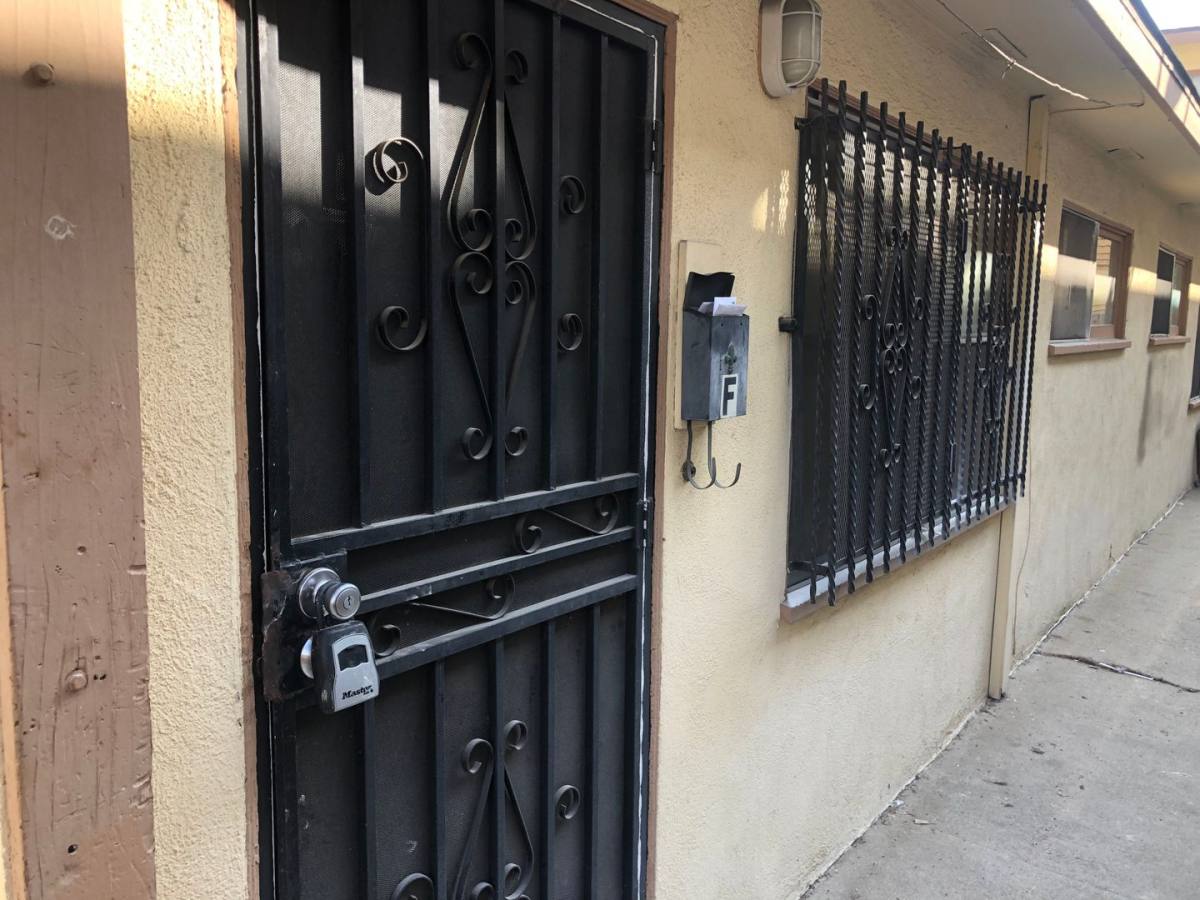 Apartment for rent at 12521 York Ave, Hawthorne, CA 90250