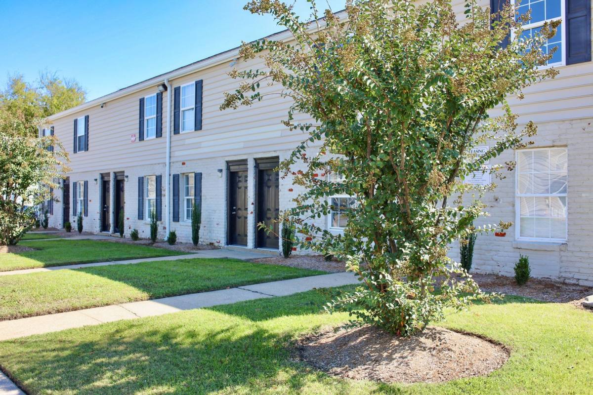 Townhouse for rent at 548 Madison St, Portsmouth, VA 23704