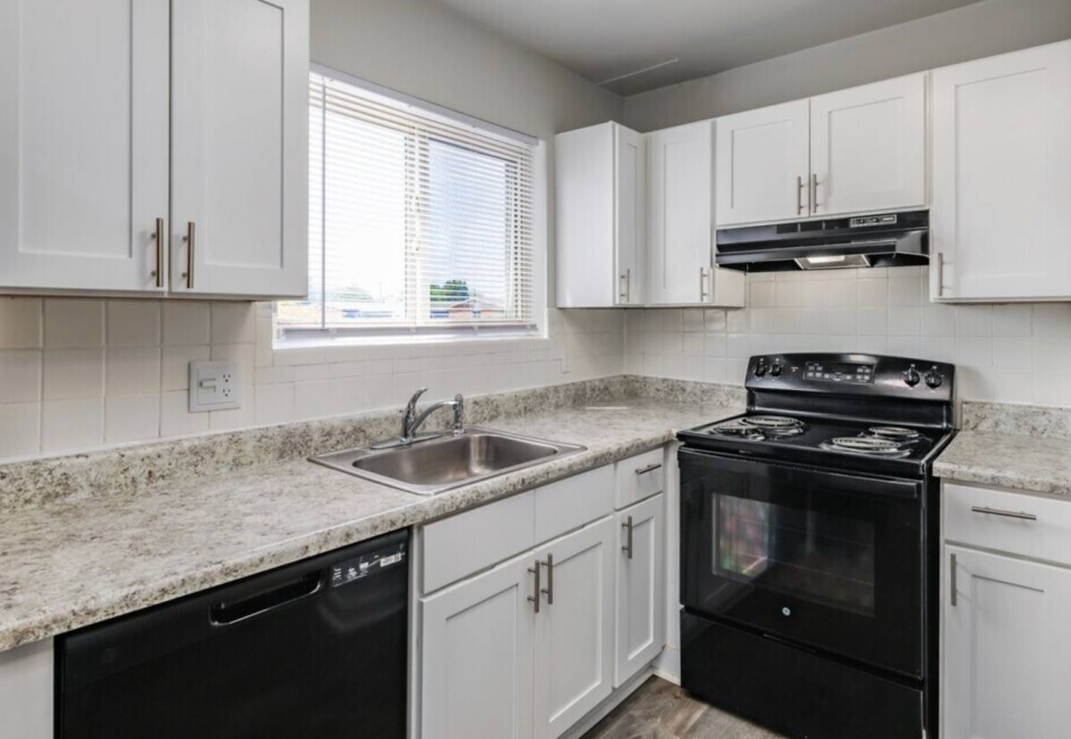 Townhouse for rent at 548 Madison St, Portsmouth, VA 23704