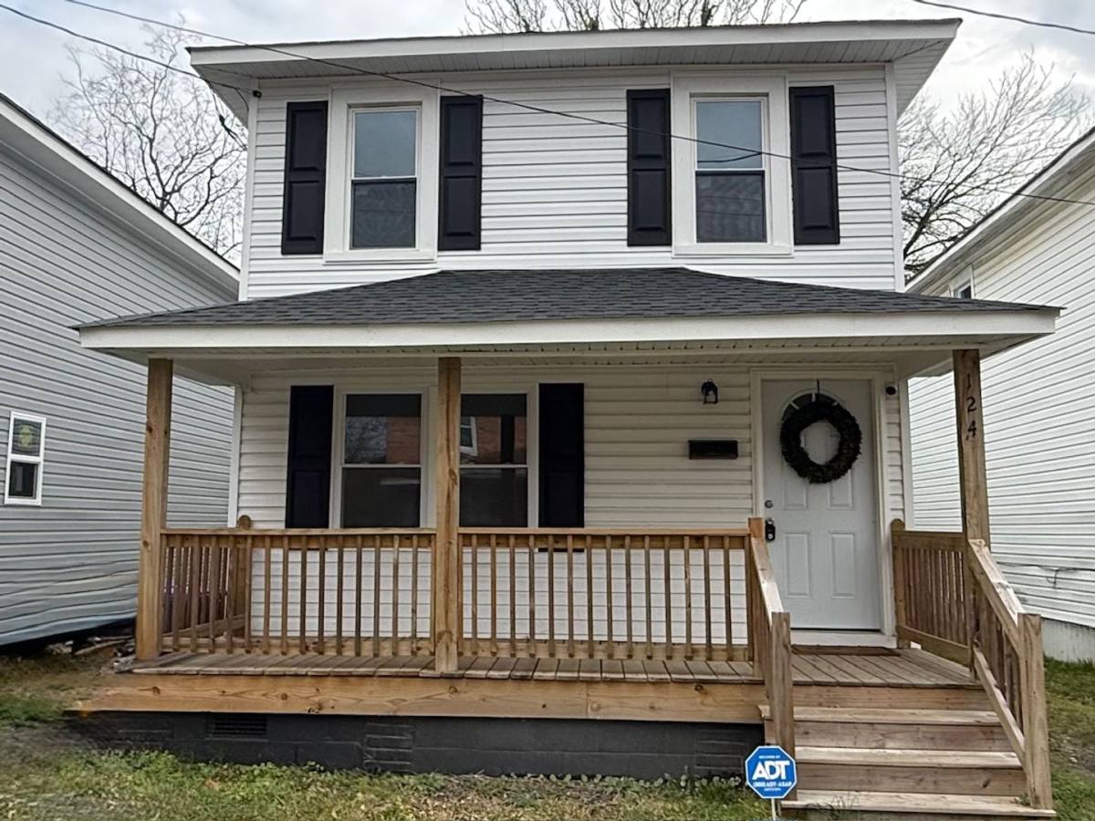 House for rent at 124 Halifax St, Suffolk, VA 23434