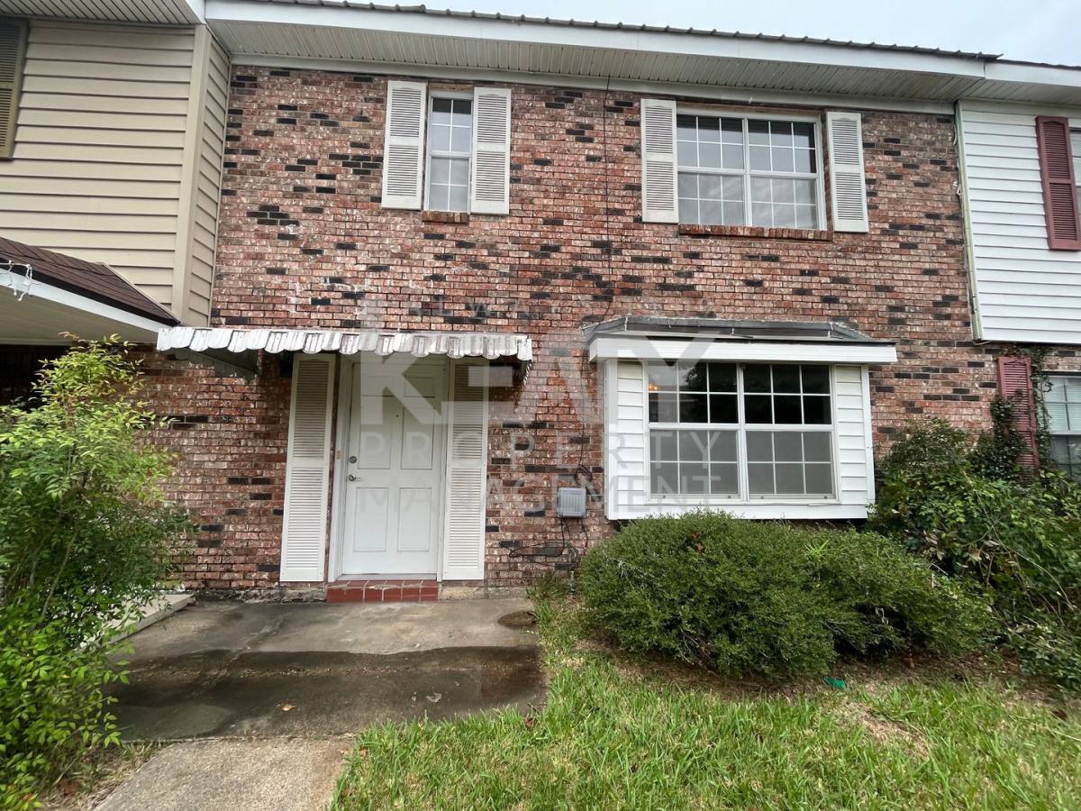 Townhouse for rent at 211 Bell Downs Dr, Lafayette, LA 70503