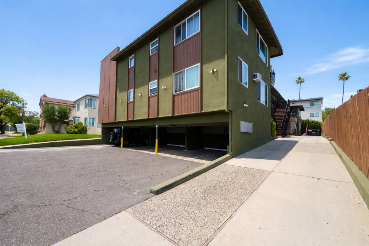 Apartment for rent at 617 W Stocker St, Glendale, CA 91202