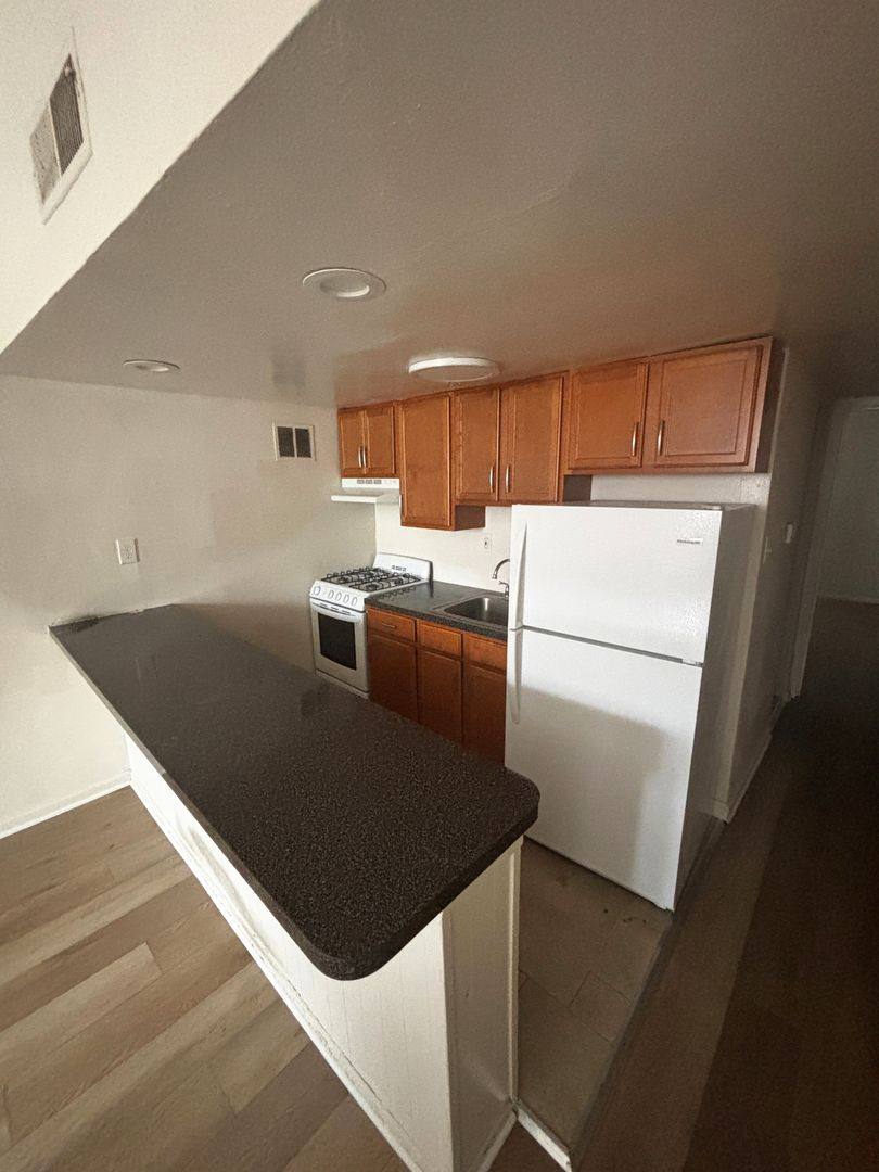 Apartment for rent at 517 Semple St, Pittsburgh, PA 15213