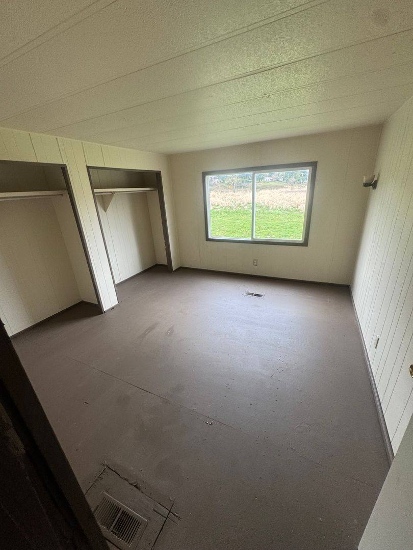 House for rent at 27652 Siuslaw River Rd, Lorane, OR 97451