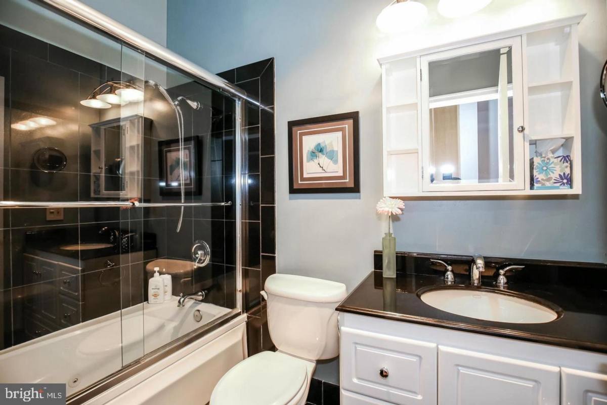 Condo for rent at 1427 Chapin St NW, Washington, DC 20009