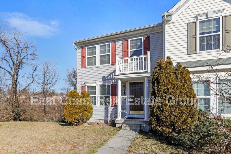 Townhouse for rent at 91 Grindstone Dr, Hedgesville, WV 25427