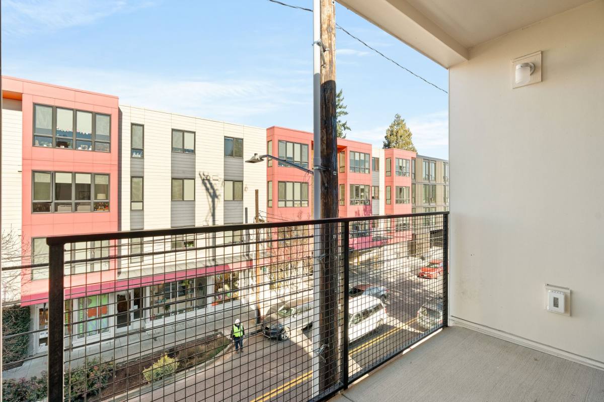 Apartment for rent at 2508 SE 32nd Ave, Portland, OR 97202