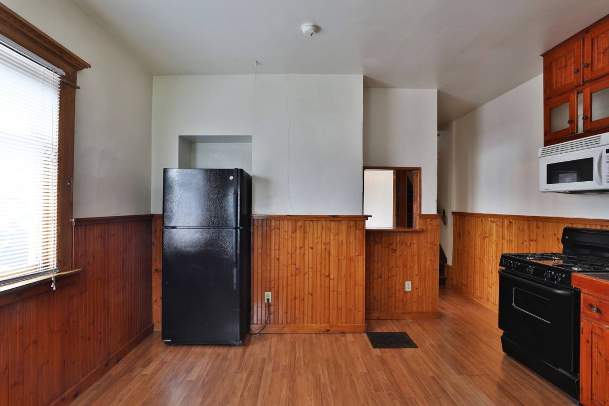 Townhouse for rent at 21 E Blake Ave, Columbus, OH 43202