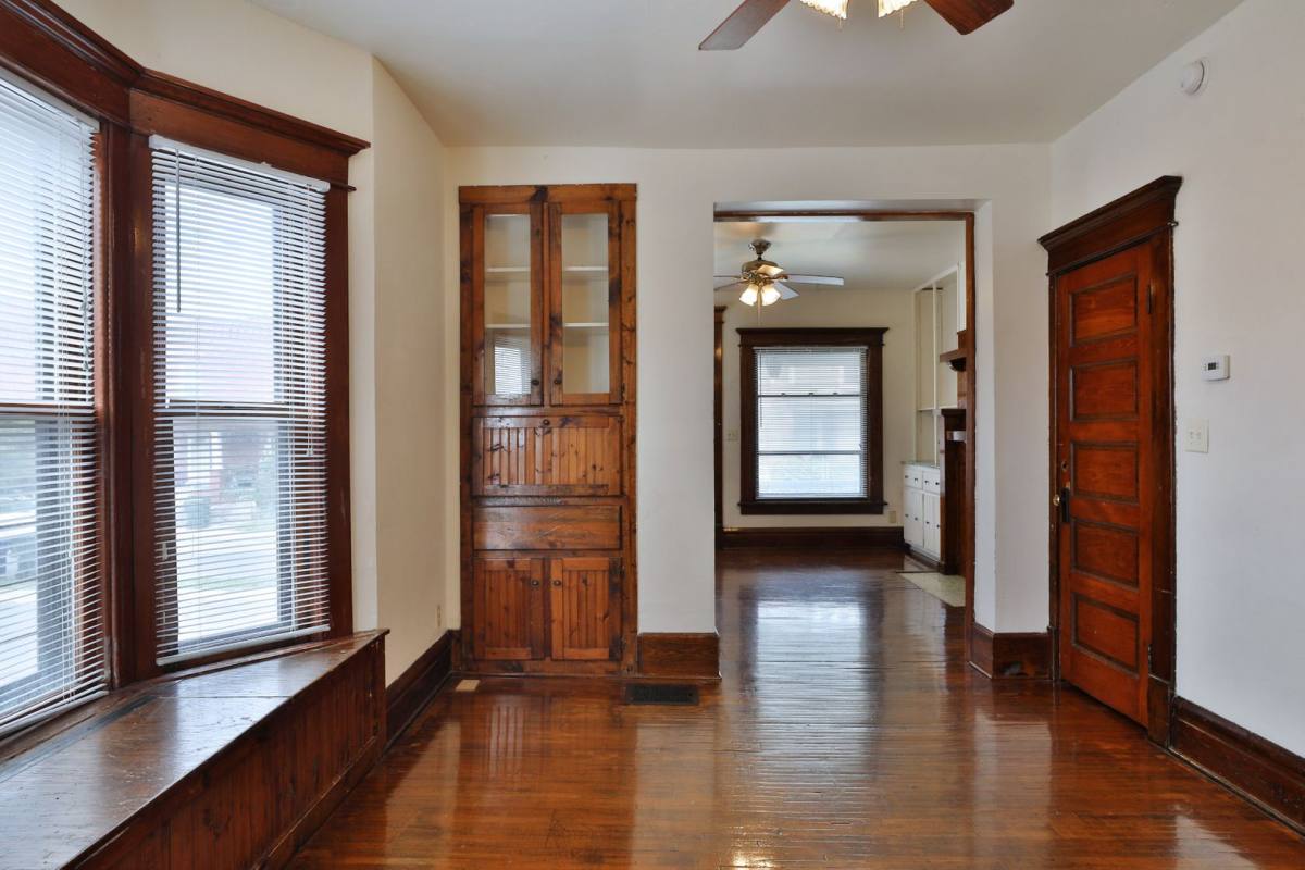 Townhouse for rent at 21 E Blake Ave, Columbus, OH 43202