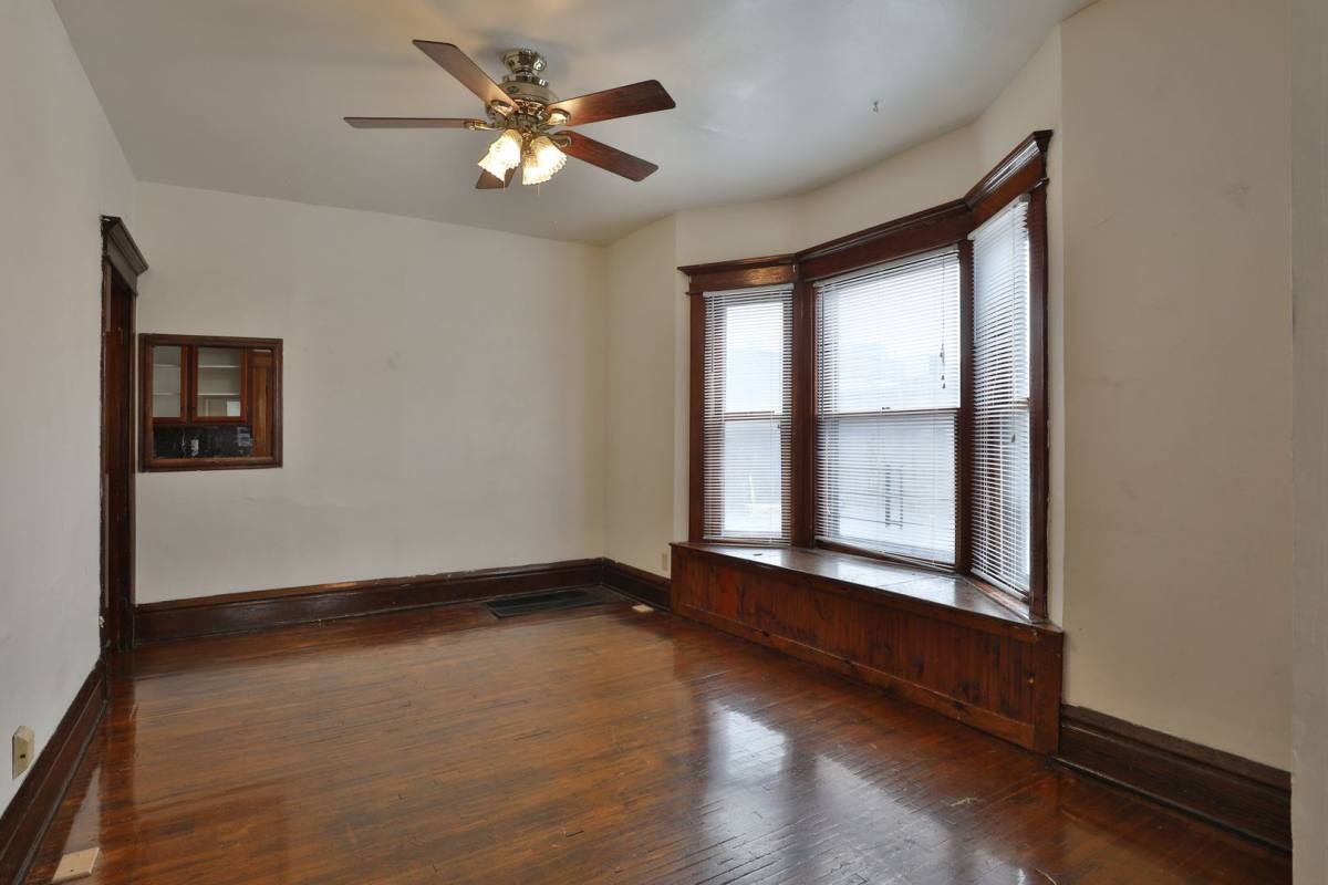 Townhouse for rent at 21 E Blake Ave, Columbus, OH 43202