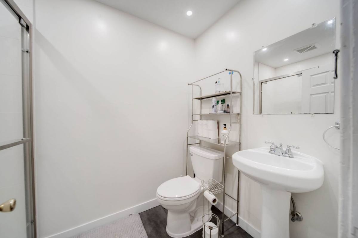 Townhouse for rent at 73 E Maynard Ave, Columbus, OH 43202