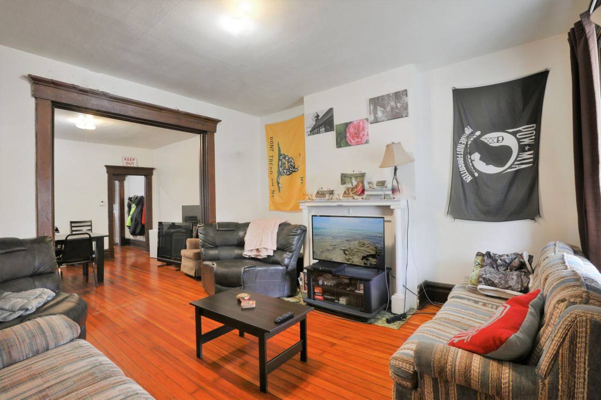 Townhouse for rent at 73 E Maynard Ave, Columbus, OH 43202