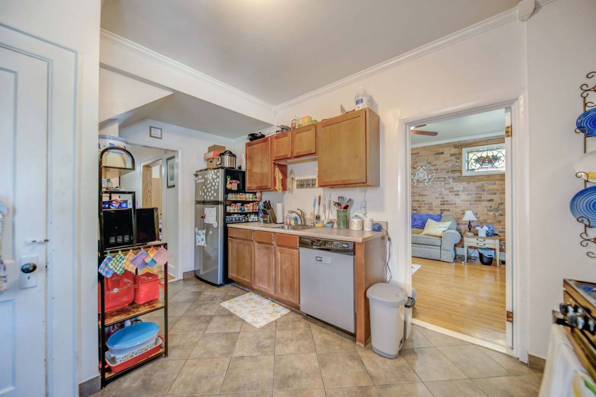 House for rent at 2405 Summit St, Columbus, OH 43202