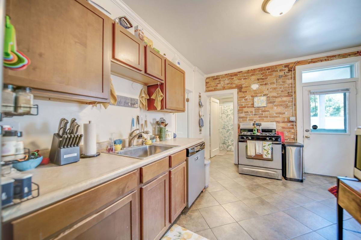 House for rent at 2405 Summit St, Columbus, OH 43202