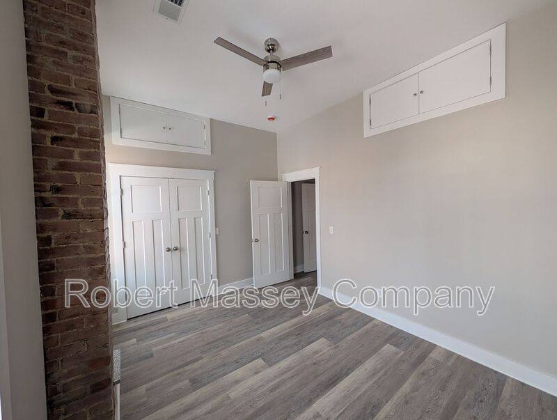 Apartment for rent at 1958 Bonnycastle Ave, Louisville, KY 40205