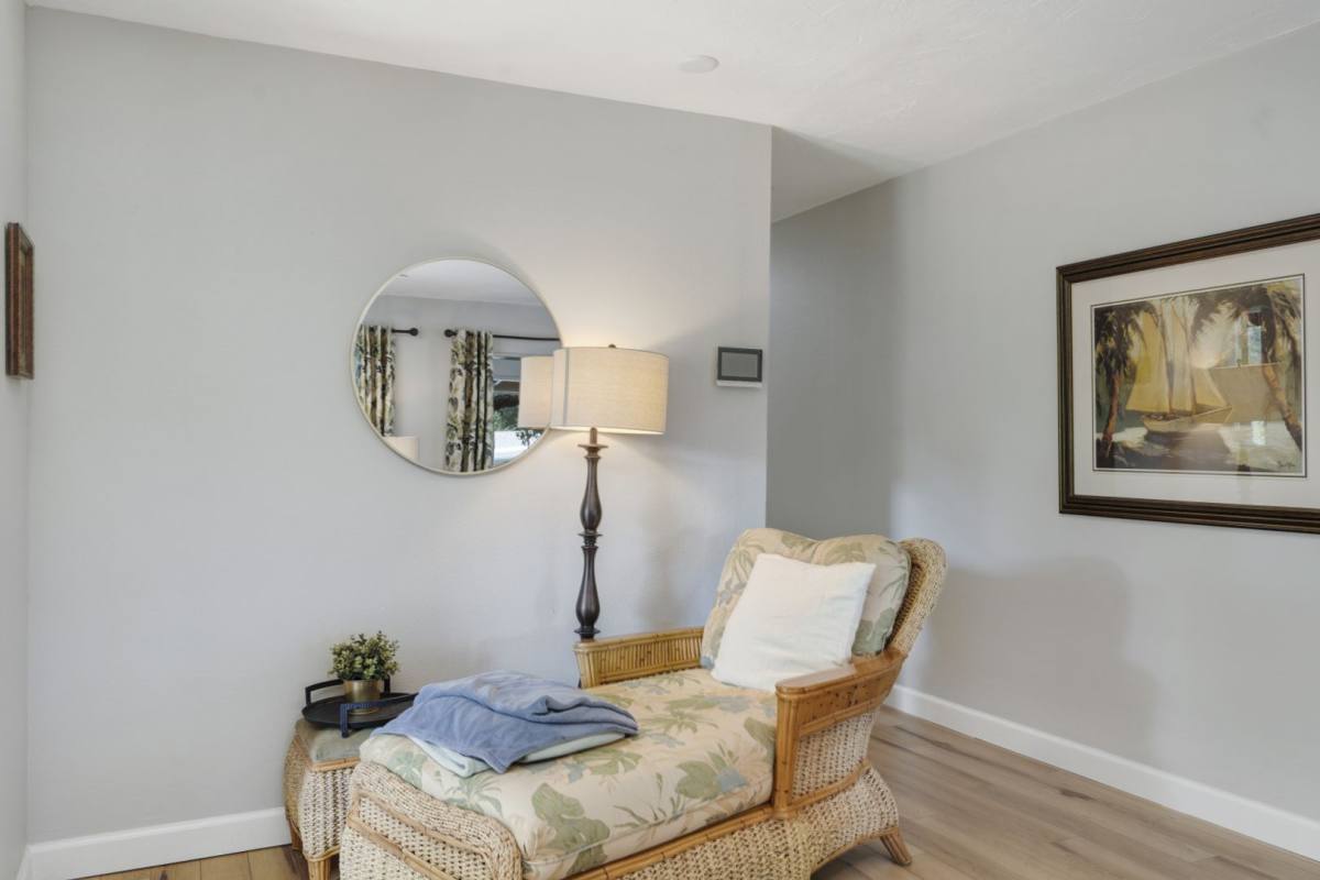 Apartment for rent at 4705 Hollingsworth Ave, Sarasota, FL 34233