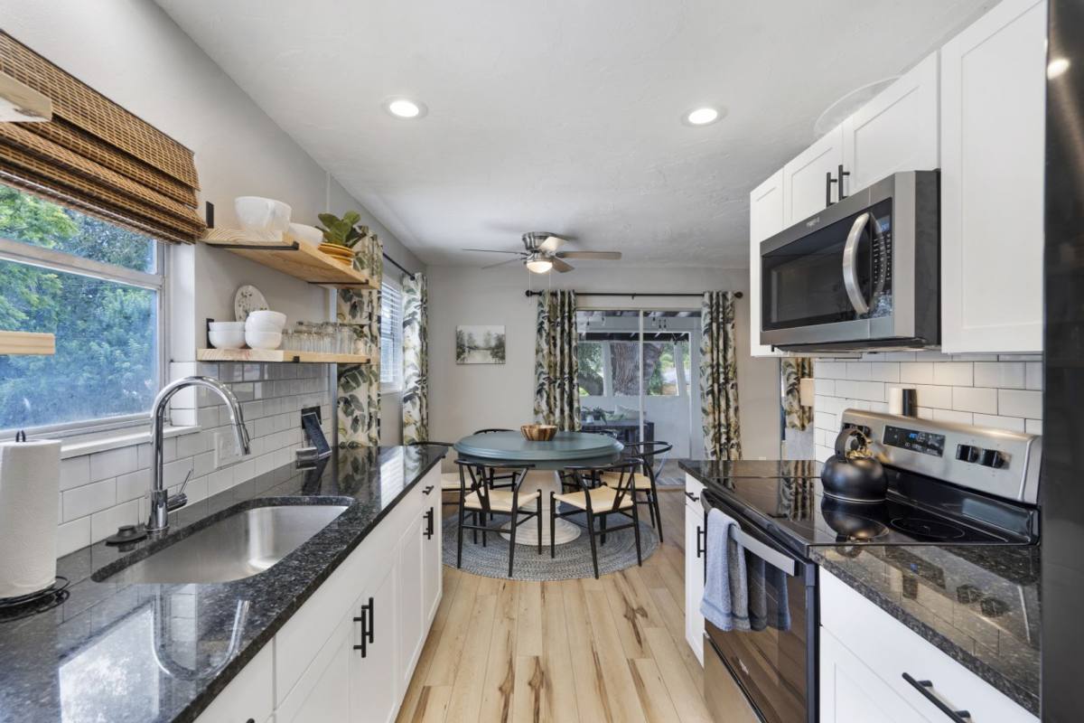 Apartment for rent at 4705 Hollingsworth Ave, Sarasota, FL 34233