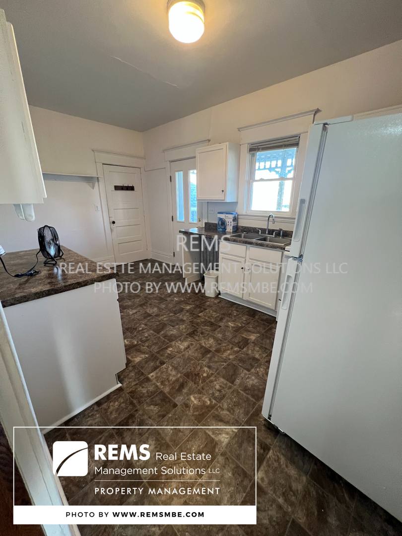Apartment for rent at 420 N Pine St, Reedsburg, WI 53959