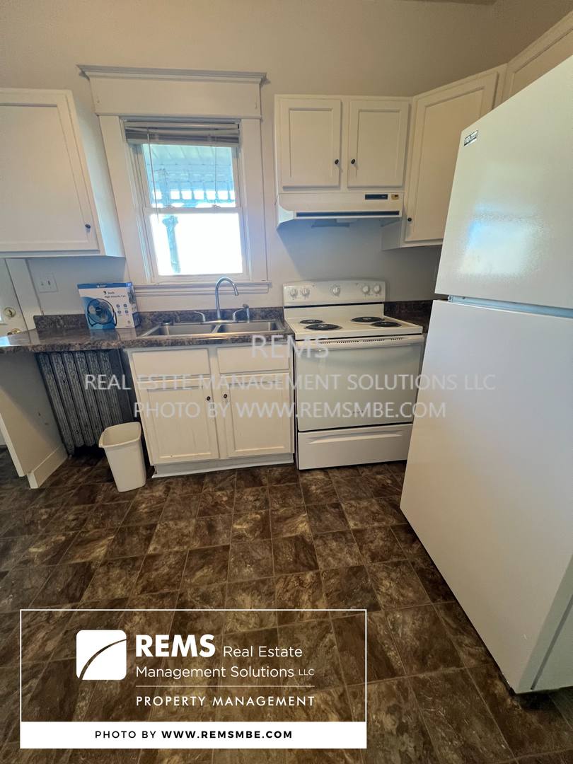 Apartment for rent at 420 N Pine St, Reedsburg, WI 53959