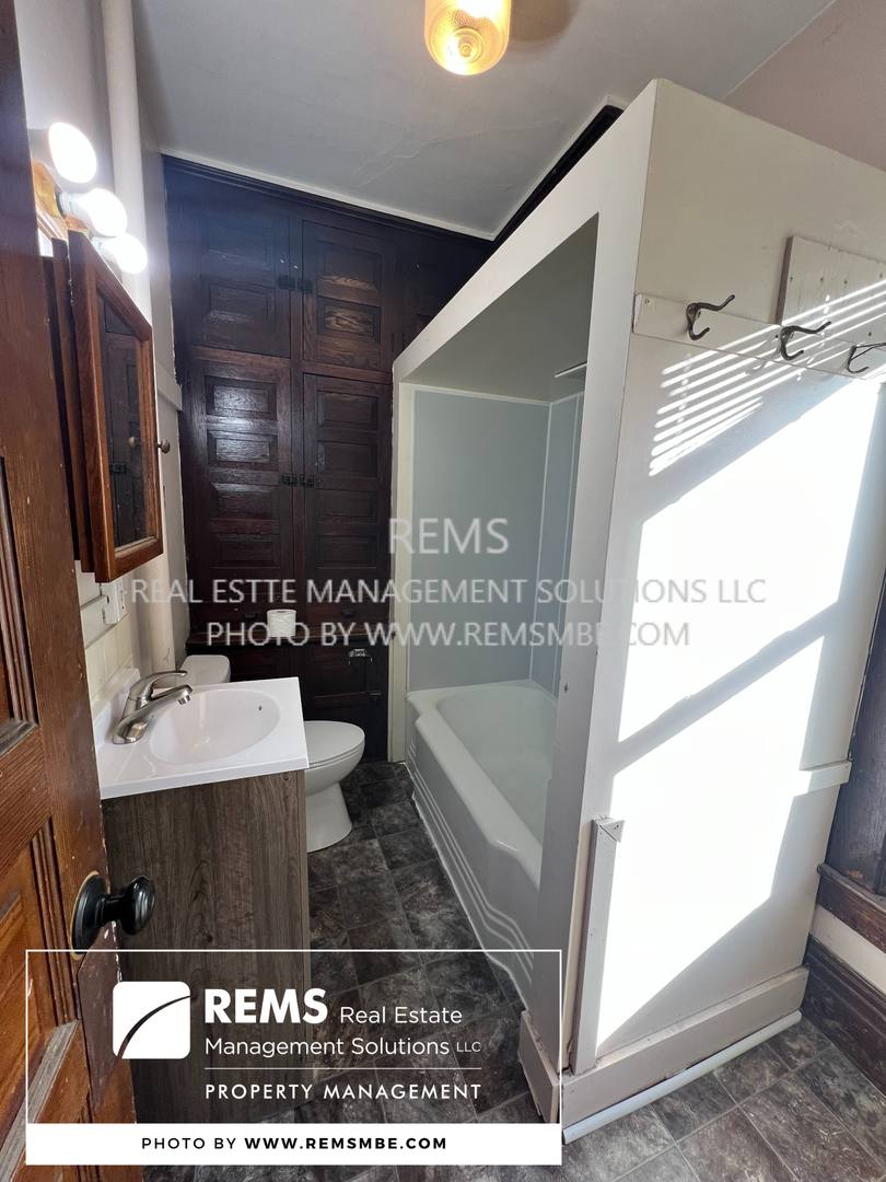 Apartment for rent at 420 N Pine St, Reedsburg, WI 53959