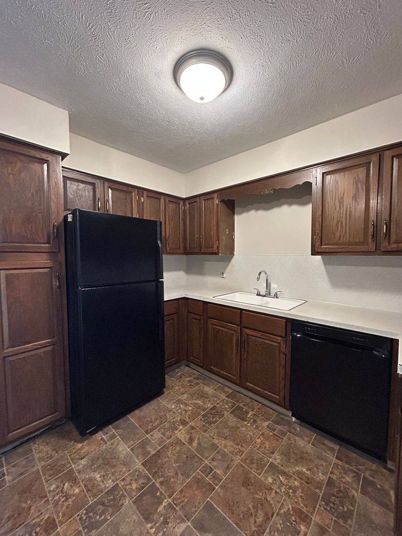Apartment for rent at 915 N 48th Ave, Omaha, NE 68132