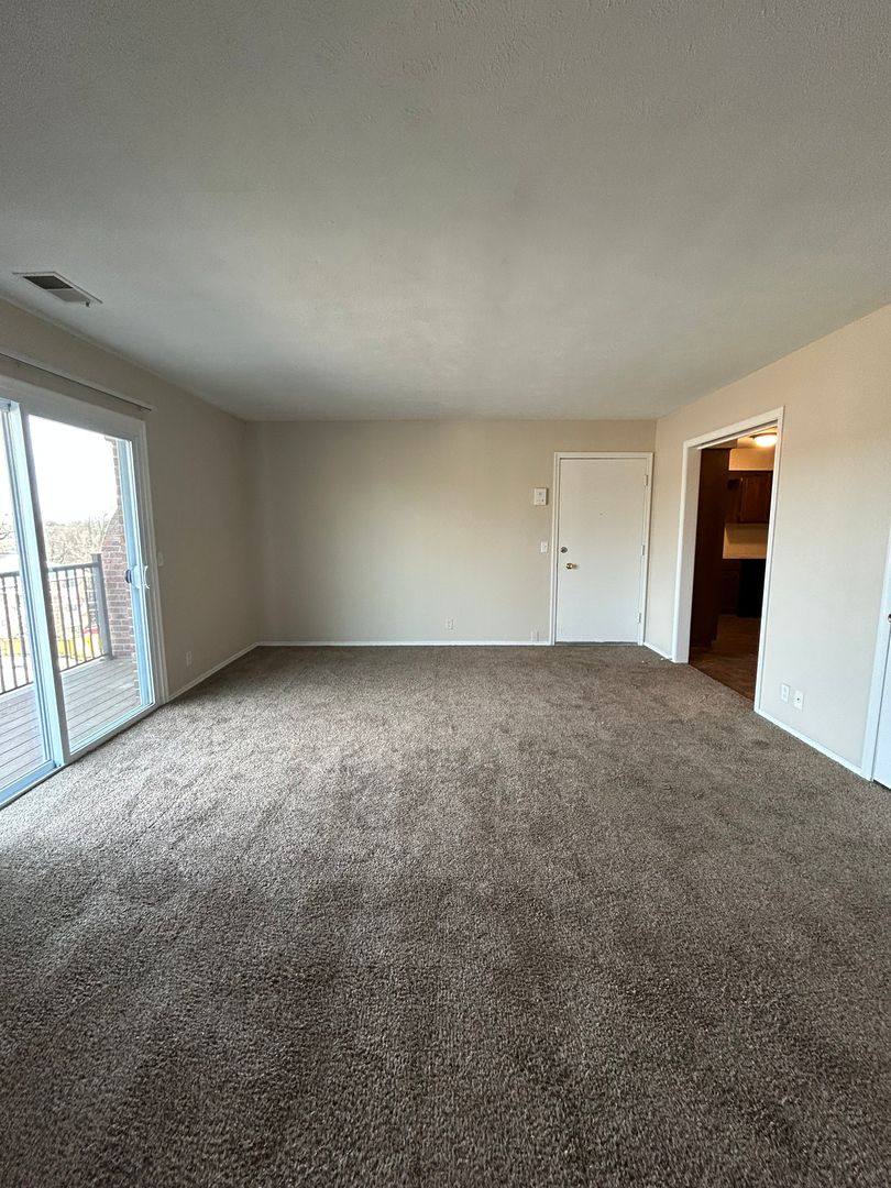 Apartment for rent at 915 N 48th Ave, Omaha, NE 68132
