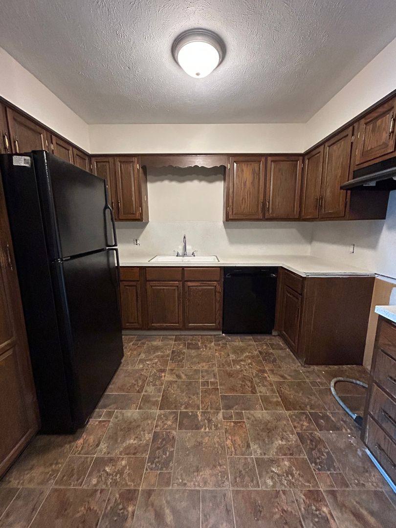 Apartment for rent at 915 N 48th Ave, Omaha, NE 68132