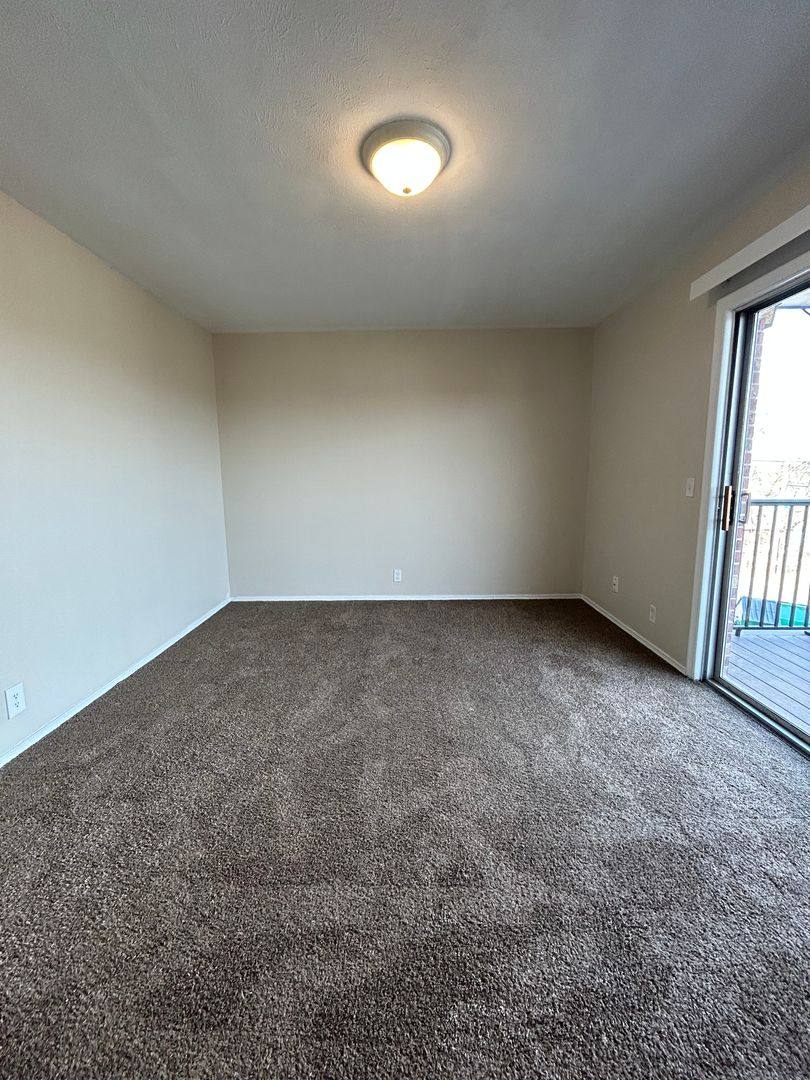 Apartment for rent at 915 N 48th Ave, Omaha, NE 68132