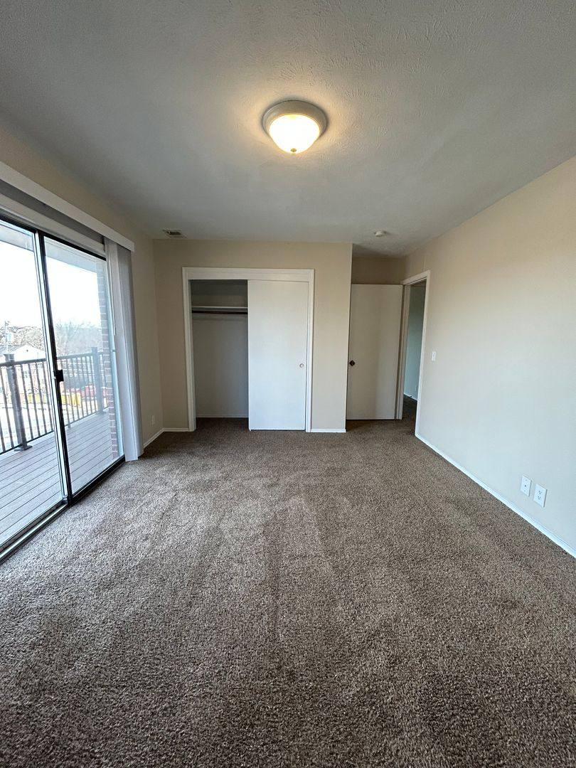 Apartment for rent at 915 N 48th Ave, Omaha, NE 68132
