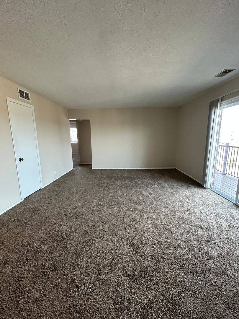Apartment for rent at 915 N 48th Ave, Omaha, NE 68132