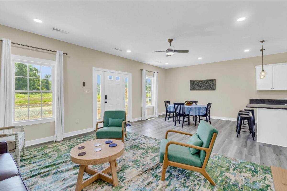 Apartment for rent at 710 James Jones Memorial Highway, Kilmarnock, VA 22482
