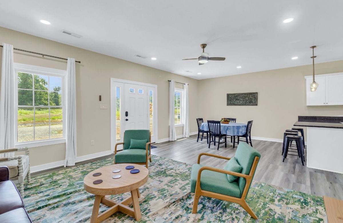 Apartment for rent at 710 James Jones Memorial Highway, Kilmarnock, VA 22482