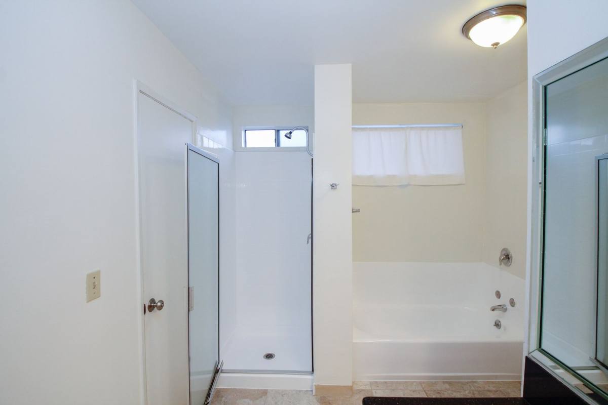 Apartment for rent at 4301 Colfax Ave, Studio City, CA 91604