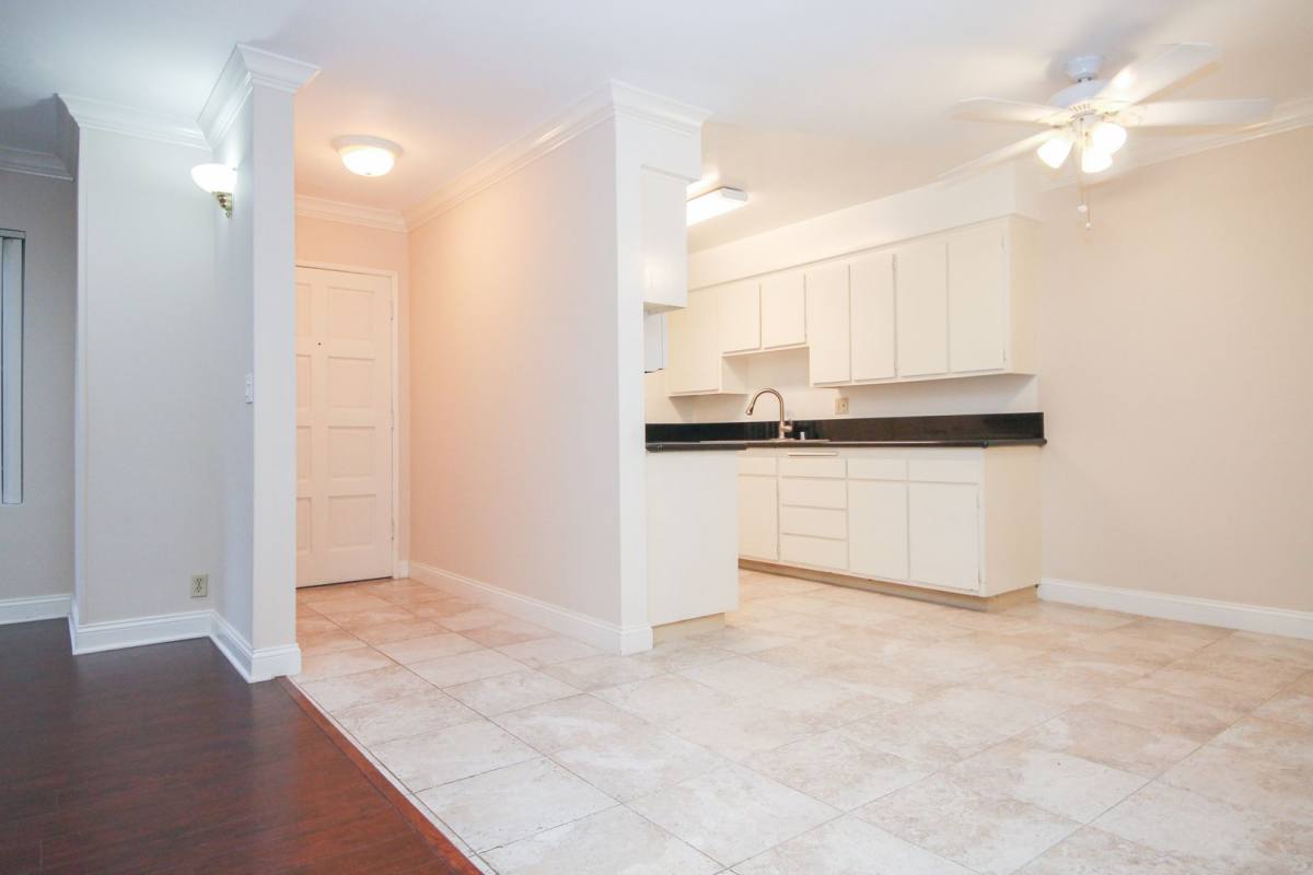 Apartment for rent at 4301 Colfax Ave, Studio City, CA 91604