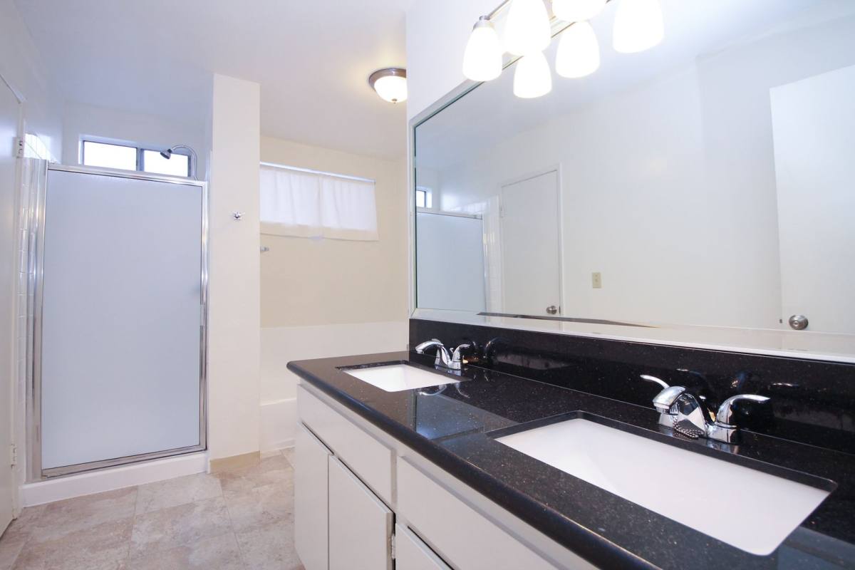 Apartment for rent at 4301 Colfax Ave, Studio City, CA 91604