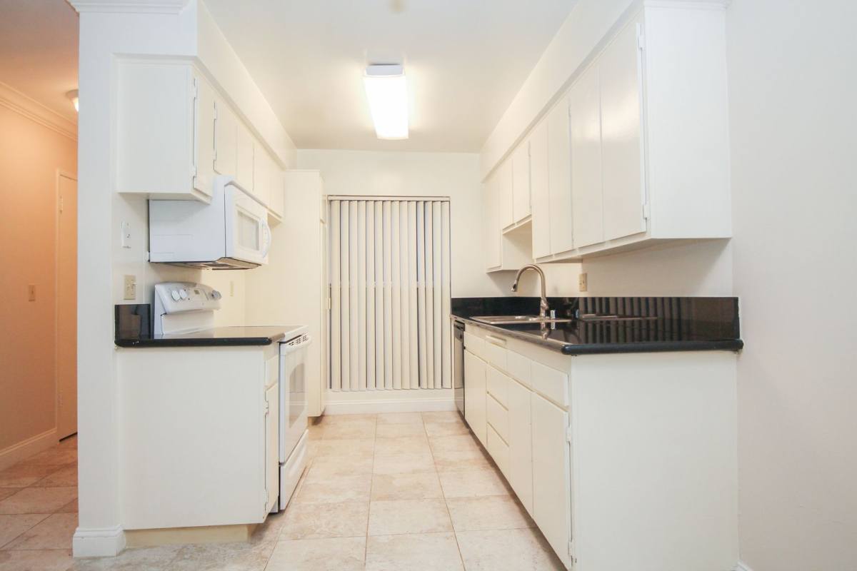 Apartment for rent at 4301 Colfax Ave, Studio City, CA 91604