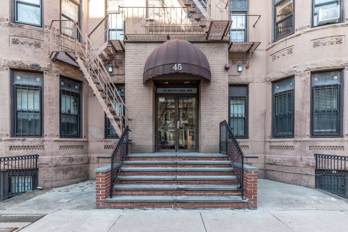 House for rent at 41 Westland Ave #3B, Boston, MA 02115