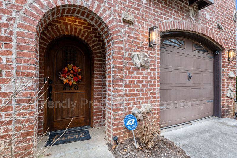Townhouse for rent at 812 Pisgah Church Rd #G, Greensboro, NC 27455