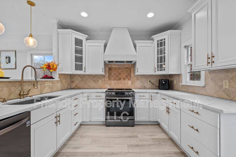 Townhouse for rent at 812 Pisgah Church Rd #G, Greensboro, NC 27455