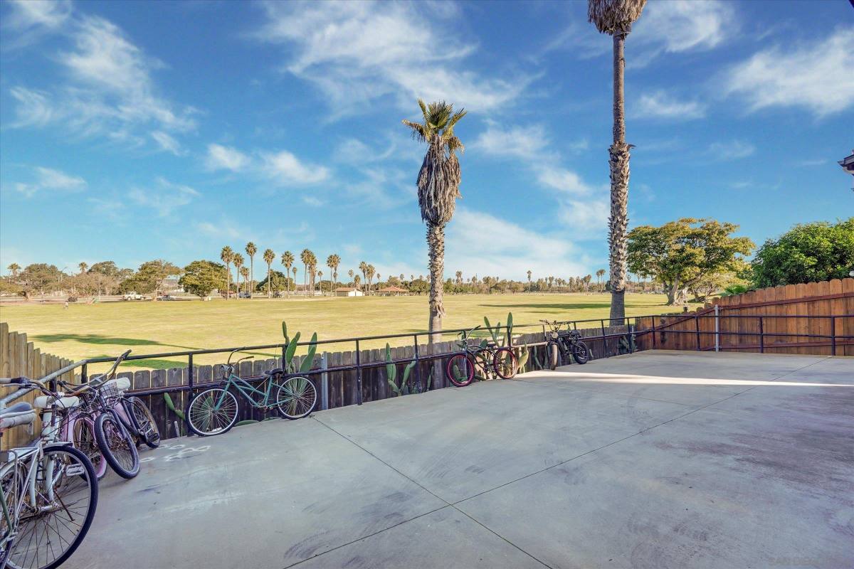 Apartment for rent at 4712 W Point Loma Blvd #4, San Diego, CA 92107