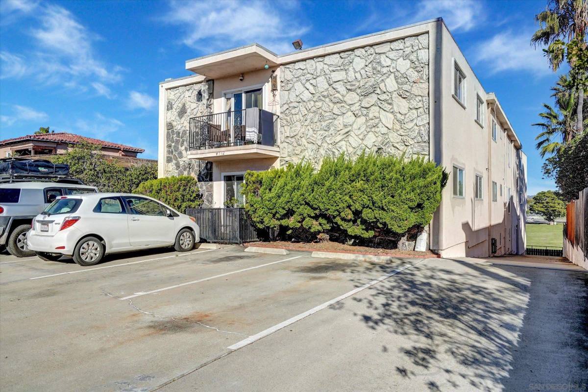 Apartment for rent at 4712 W Point Loma Blvd #4, San Diego, CA 92107