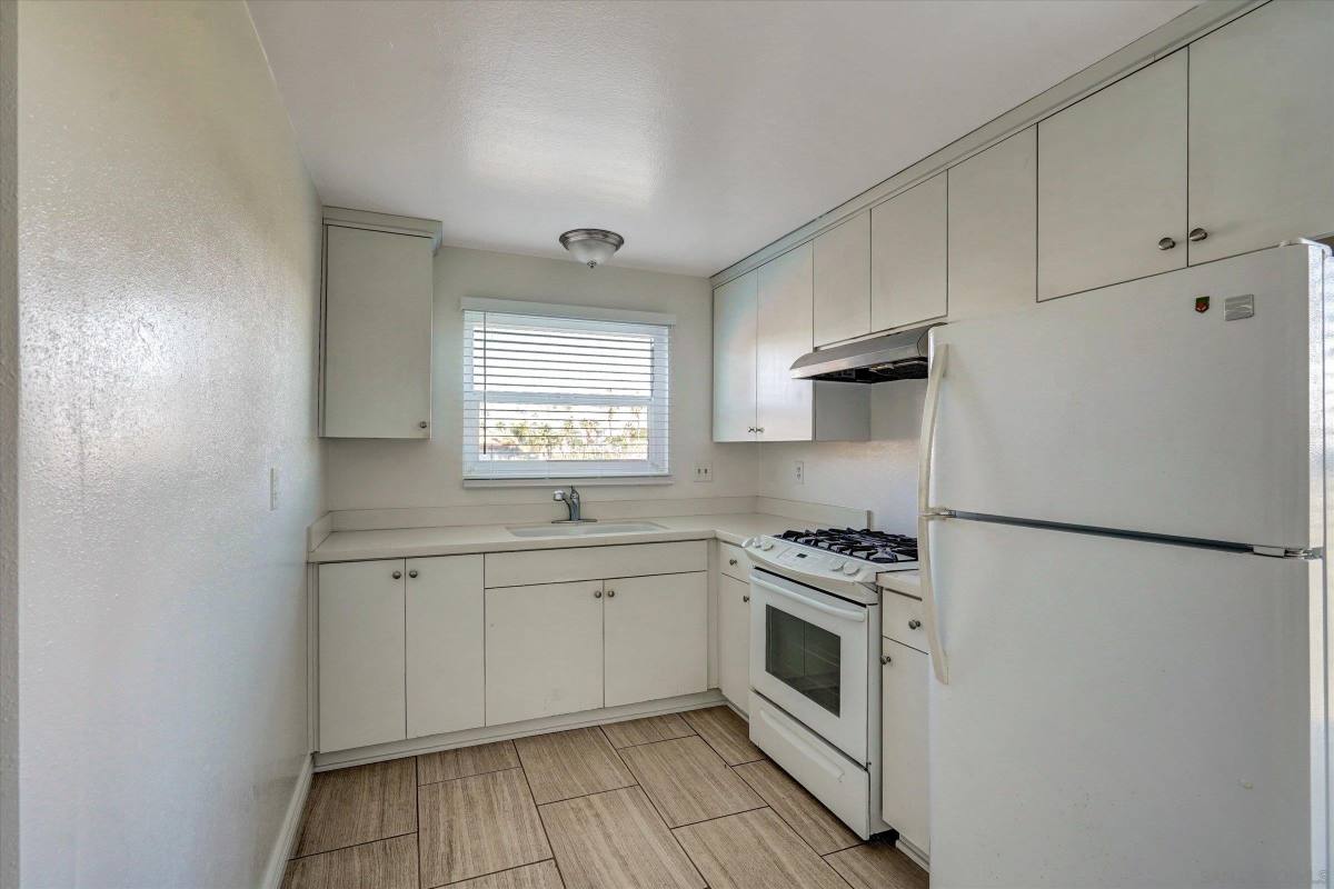 Apartment for rent at 4712 W Point Loma Blvd #4, San Diego, CA 92107