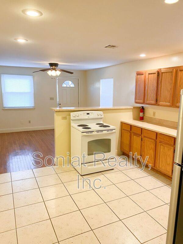 House for rent at 2016 Spain St, New Orleans, LA 70117
