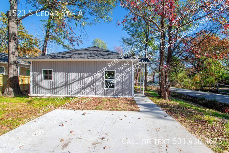 Apartment for rent at 1523 S Cedar St #A, Little Rock, AR 72204