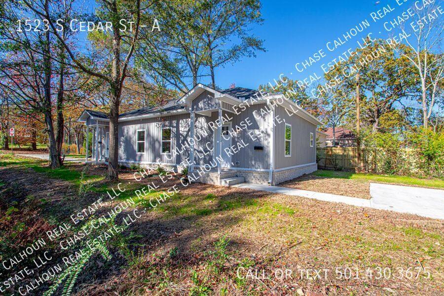 Apartment for rent at 1523 S Cedar St #A, Little Rock, AR 72204